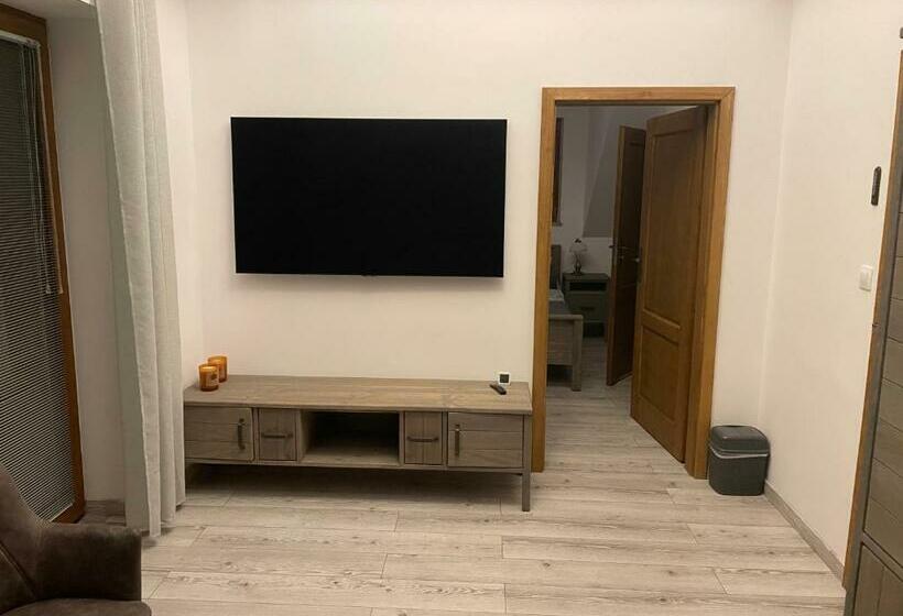 Семейный Полулюкс, W łęgu Natury