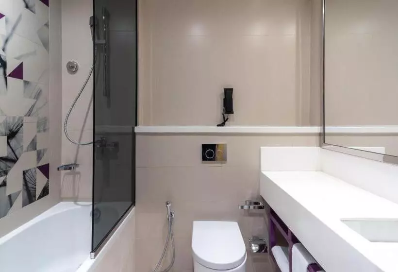 Standard Room Superior Floor, Studio M Al Barsha Hotel By Millennium