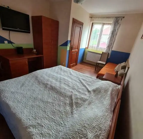 Standard Neljän Hengen Huone, Gościniec Halka