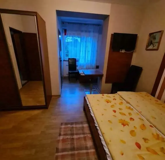 Standard Kolmen Hengen Huone, Gościniec Halka