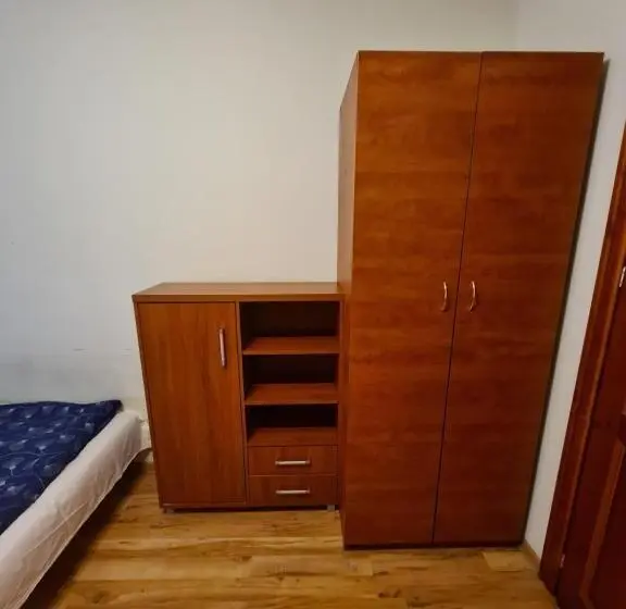 Standard Neljän Hengen Huone, Gościniec Halka