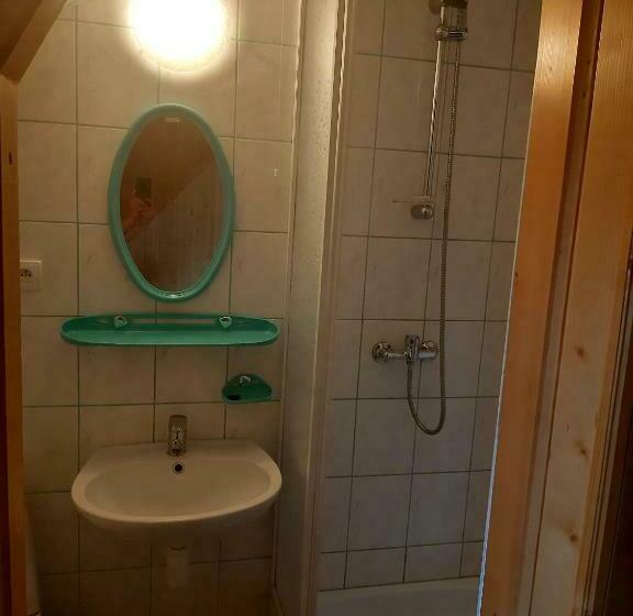 غرفة قياسية, Pokoje U Heleny