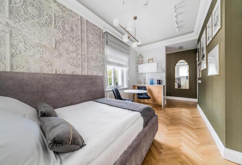 חדר דלוקס, H Apart