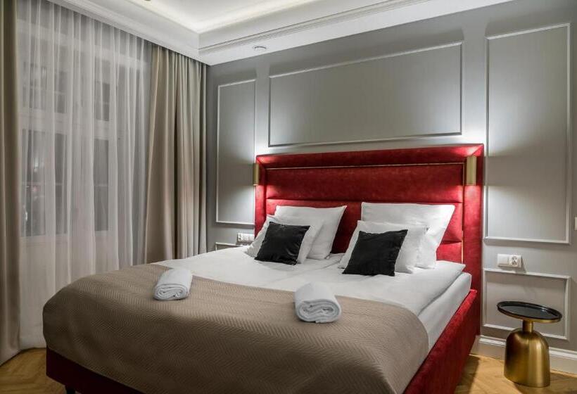 Quarto Deluxe com Sacada, H Apart