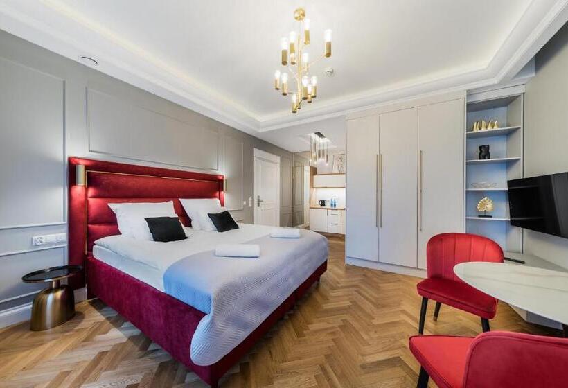 Quarto Deluxe com Sacada, H Apart