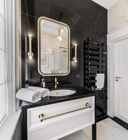 חדר משפחתי, H Apart