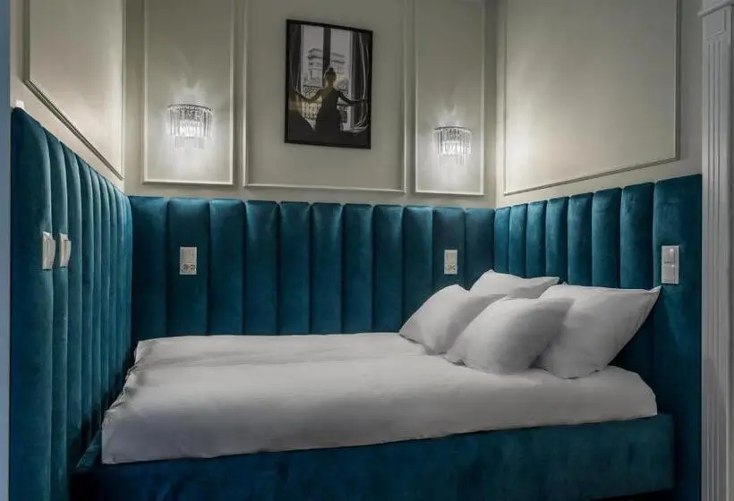 Deluxe Kolmen Hengen Huone, H Apart