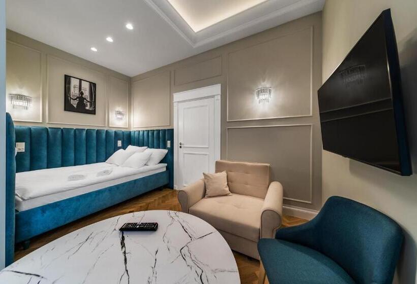 Quarto Triplo Deluxe, H Apart