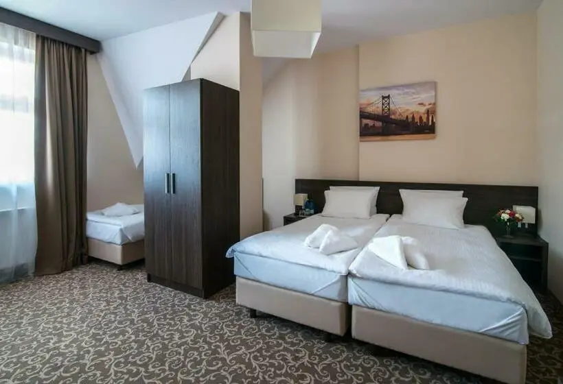Comfort Kolmen Hengen Huone, Biały Domek