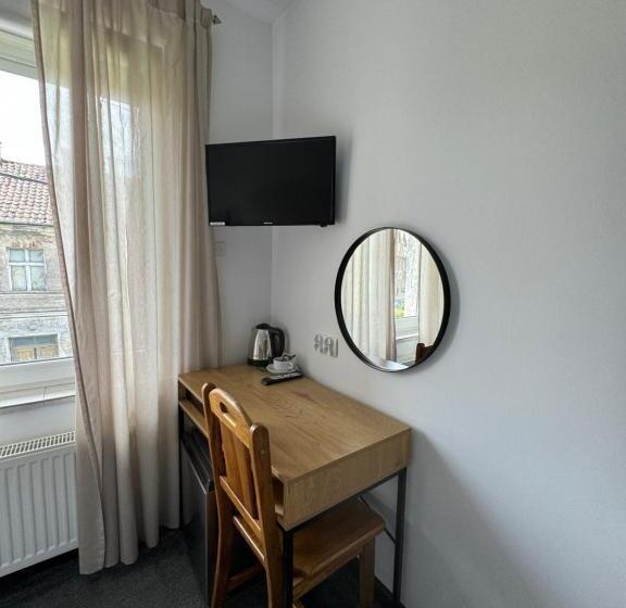 اتاق استاندارد یک نفره, Ik Maria