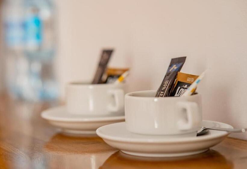 اتاق عادی, Ik Maria