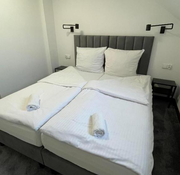 اتاق استاندارد, Ik Maria