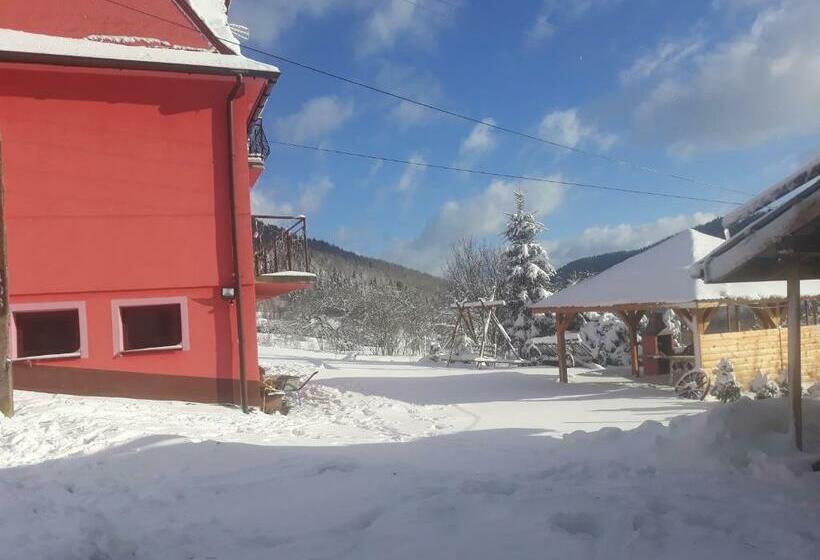 غرفة قياسية ثلاثية, Malinowy Domek