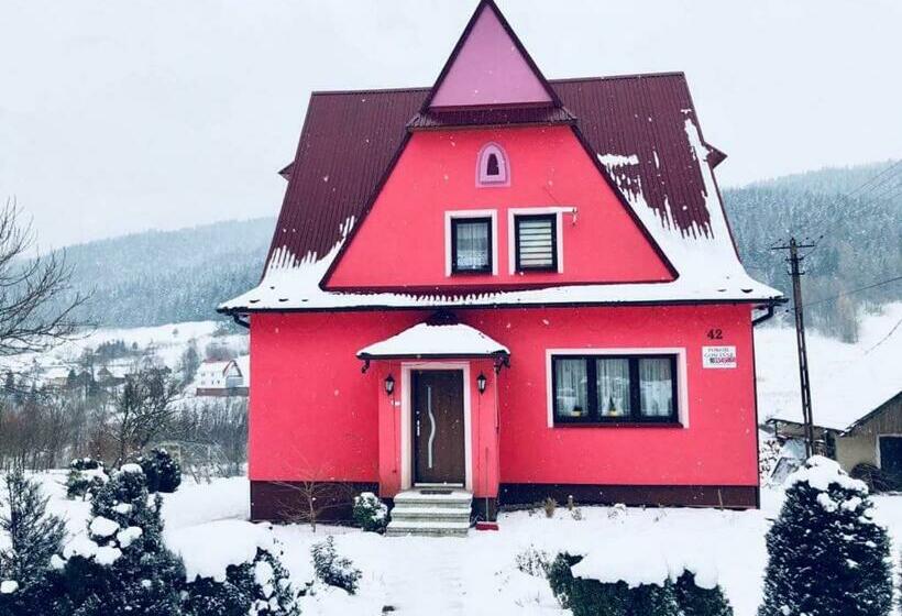 غرفة قياسية ثلاثية, Malinowy Domek