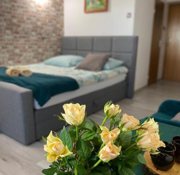 スタンダードルーム, Restauracja U Guta