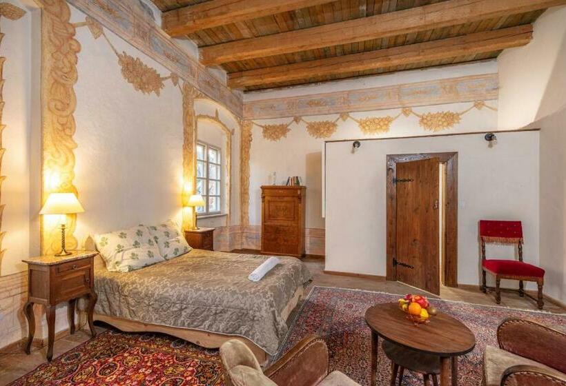 Quarto Estandar, Pałac Gorzanów