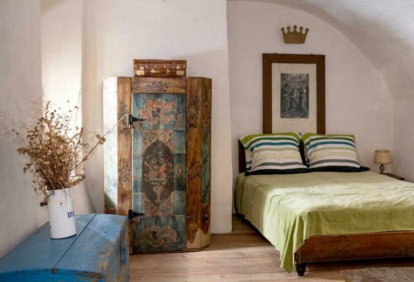 Quarto Estandar, Pałac Gorzanów