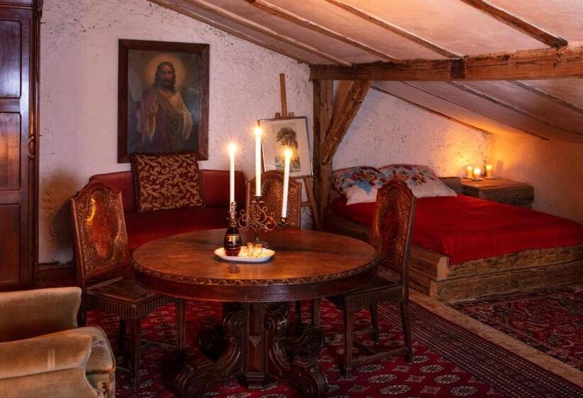 Quarto Familiar, Pałac Gorzanów