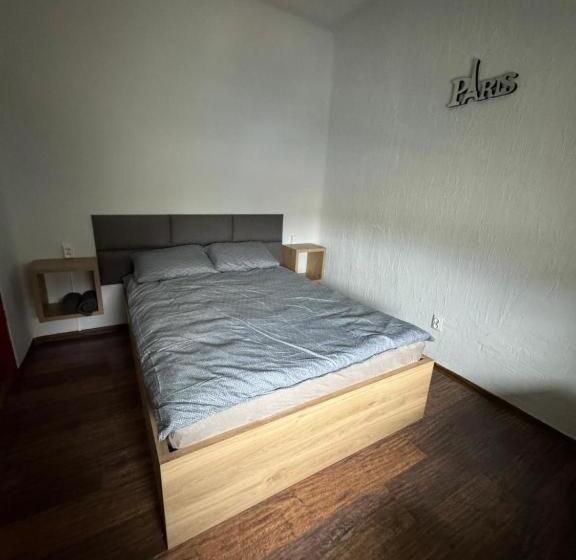Номер Basic, Paris Rynek Centrum &parking