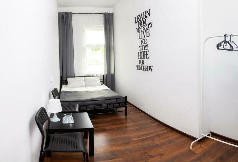 Номер Стандарт Совместная Ванная, Mainstation