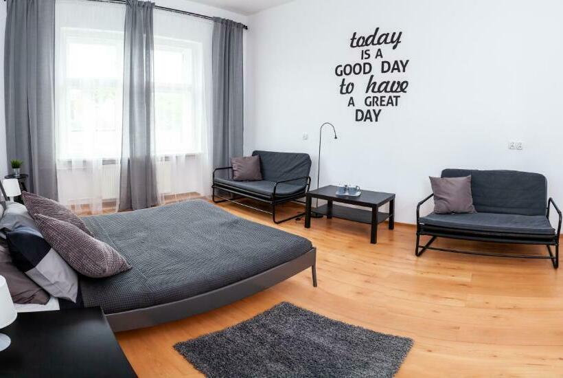 Номер Стандарт Совместная Ванная, Mainstation