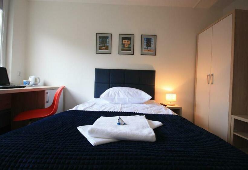 Номер Стандарт Индивидуальный Совместная Ванная, Studencki Dom Marynarza Pasat