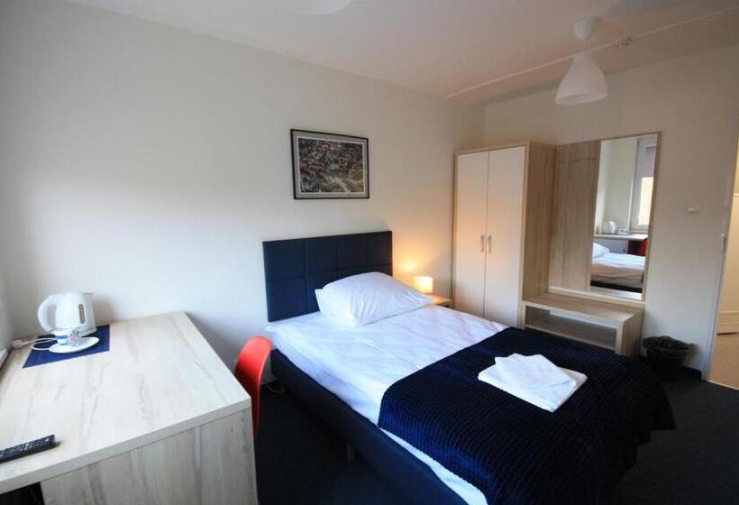 Номер Стандарт Индивидуальный Совместная Ванная, Studencki Dom Marynarza Pasat