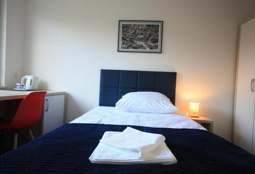 Номер Стандарт Индивидуальный Совместная Ванная, Studencki Dom Marynarza Pasat