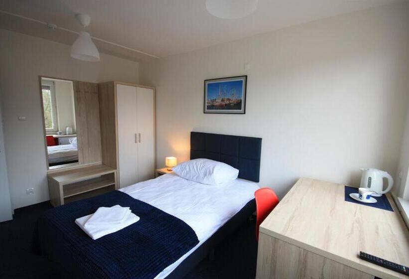 Номер Стандарт Индивидуальный Совместная Ванная, Studencki Dom Marynarza Pasat