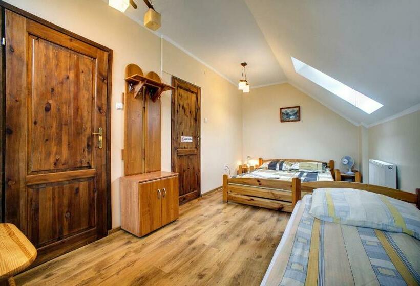 スタンダードトリプルルーム, Zajazd Sanocki