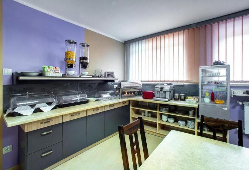 スタンダードトリプルルーム, Zajazd Sanocki