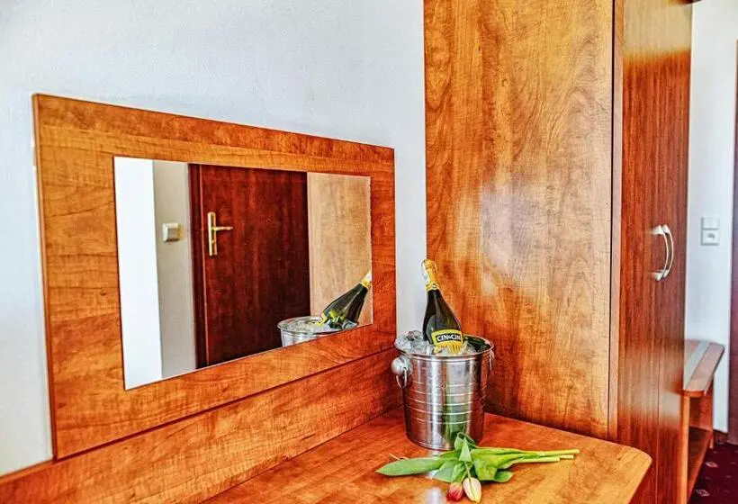 Standard-studio Parveke, Panorama_spa
