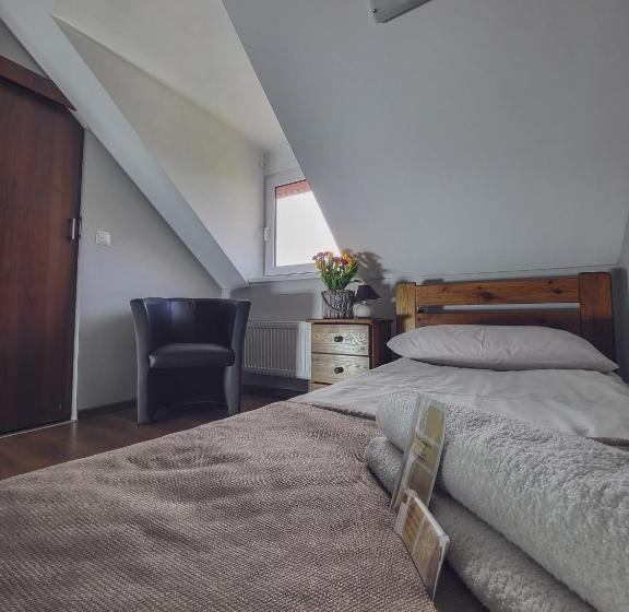 Quarto Estandar Individual, Zajazd Na Górkach