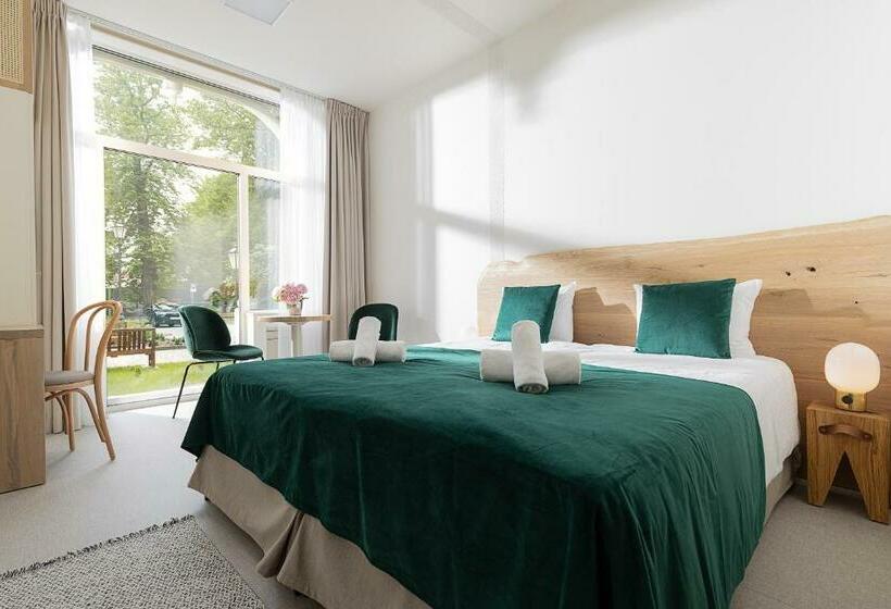 Номер Deluxe, Dom Zdrojowy