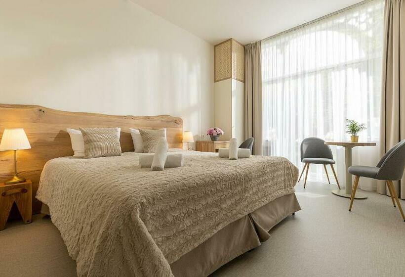 Номер Deluxe, Dom Zdrojowy