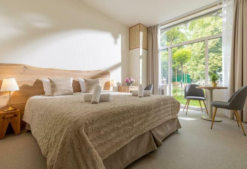 Номер Deluxe, Dom Zdrojowy