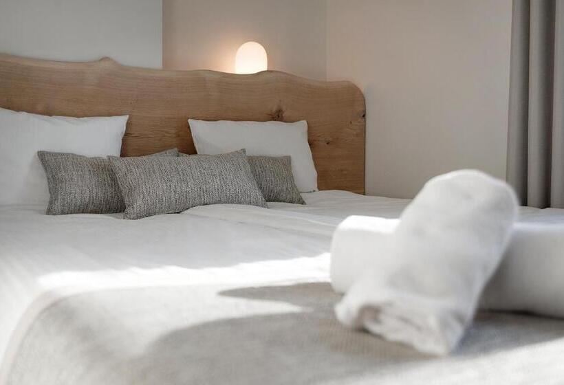 Номер Economy, Dom Zdrojowy