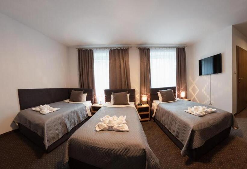 اتاق استاندارد سه نفره, Lublin