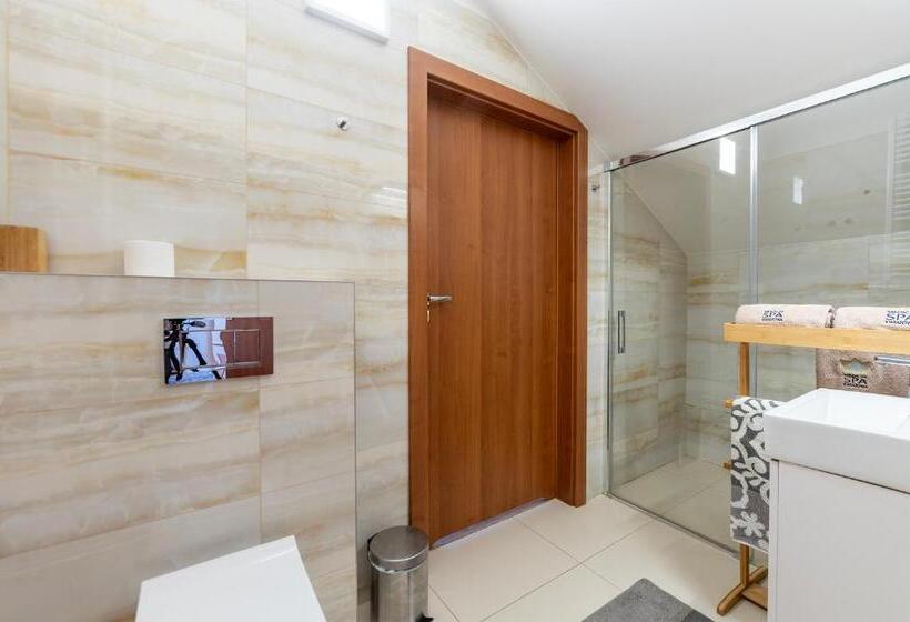 إستديو قياسى مزود بشرفة, Medical Spa Kwiatowa