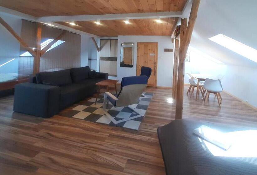 家庭房带园景, Nasza Wioska