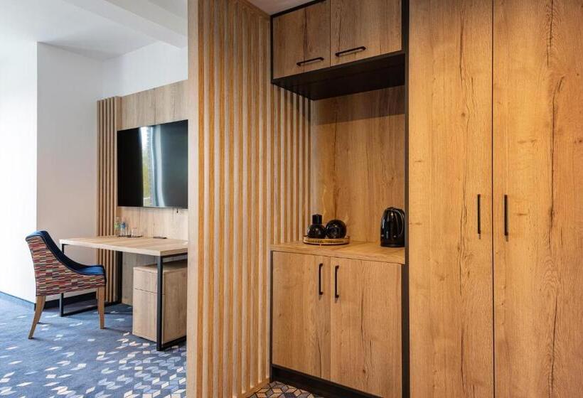 キングサイズベッドのデラックスルーム, Ilkus Hotel & Restaurant