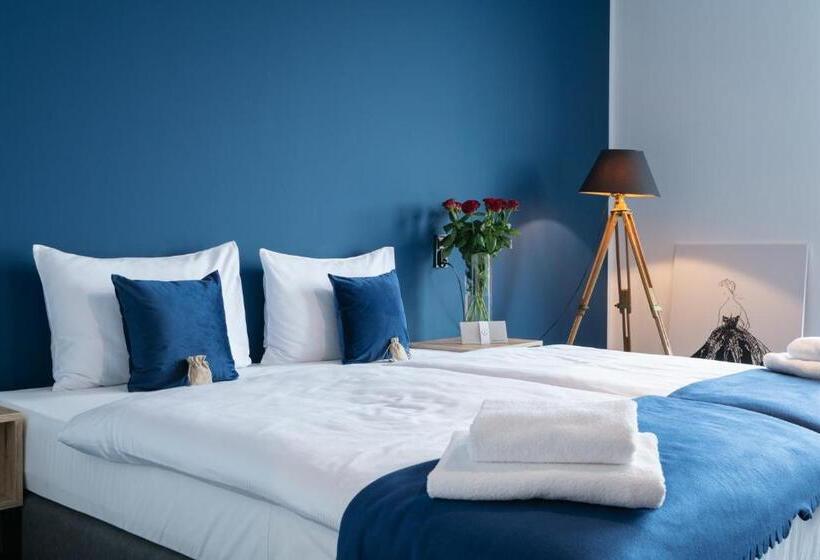 キングサイズベッドのデラックスルーム, Ilkus Hotel & Restaurant