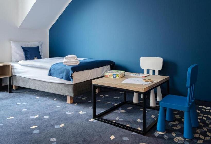 スタンダード４人部屋, Ilkus Hotel & Restaurant