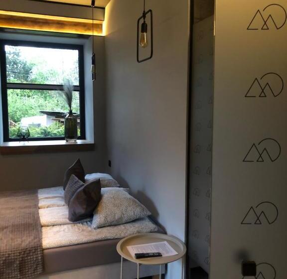 Standard Triple Room with Terrace, Black House 88