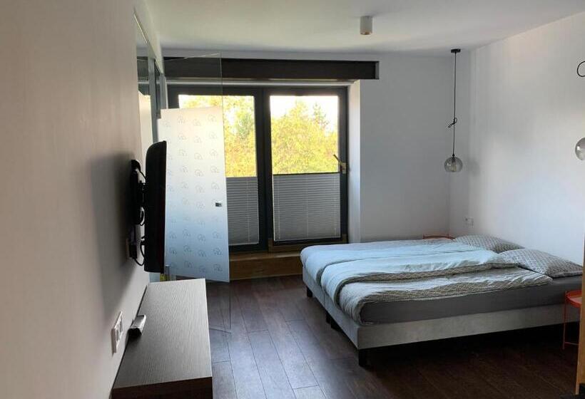 اتاق ساده سه نفره, Black House 88