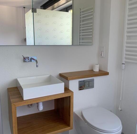 اتاق ساده سه نفره, Black House 88