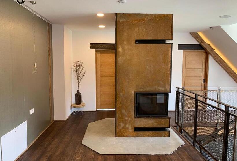 اتاق استاندارد, Black House 88