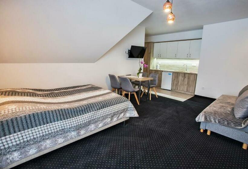 سوییت خانوادگی, Tojemoje