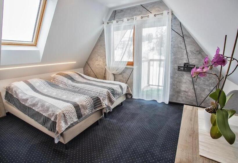 اتاق استاندارد با بالکن, Tojemoje