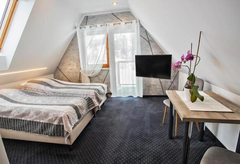 اتاق استاندارد با بالکن, Tojemoje